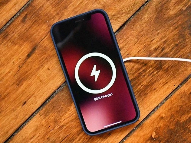 武汉苹果手机维修分享iPhone 12可以随便充电吗 